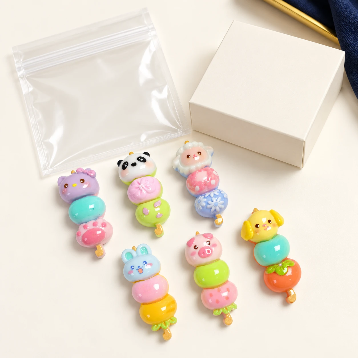Animal Face Skewer Resin Charms RW003333 with illustrative private-label packaging