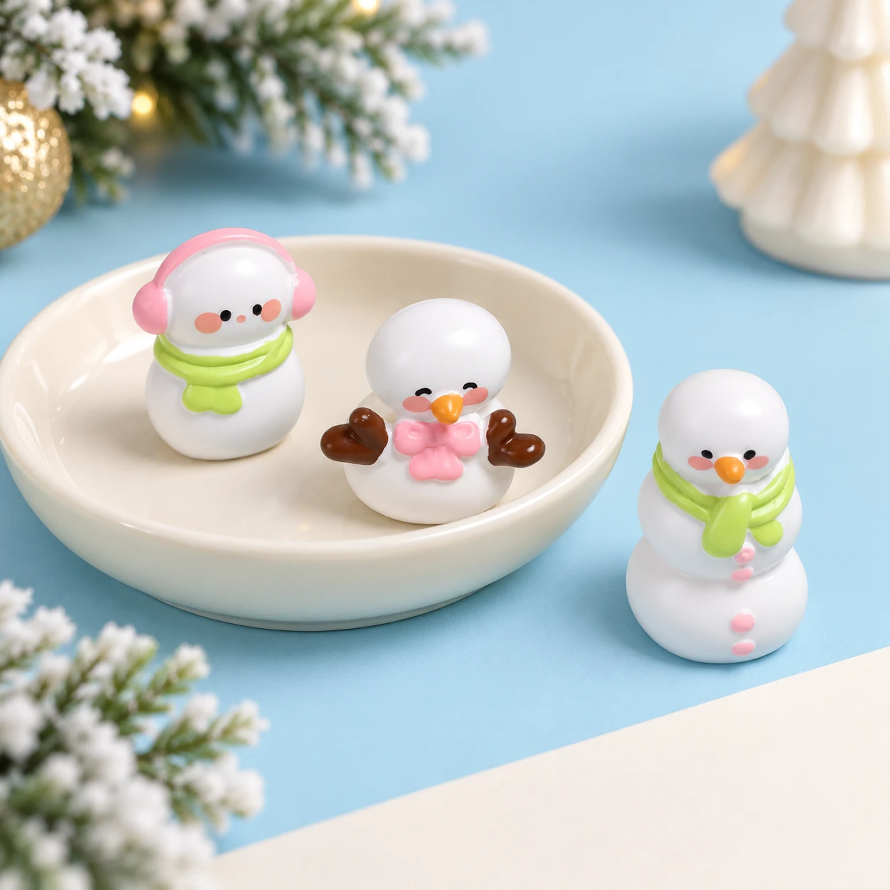 Christmas Snowman Resin Miniatures RW002497 displayed for assortment selection