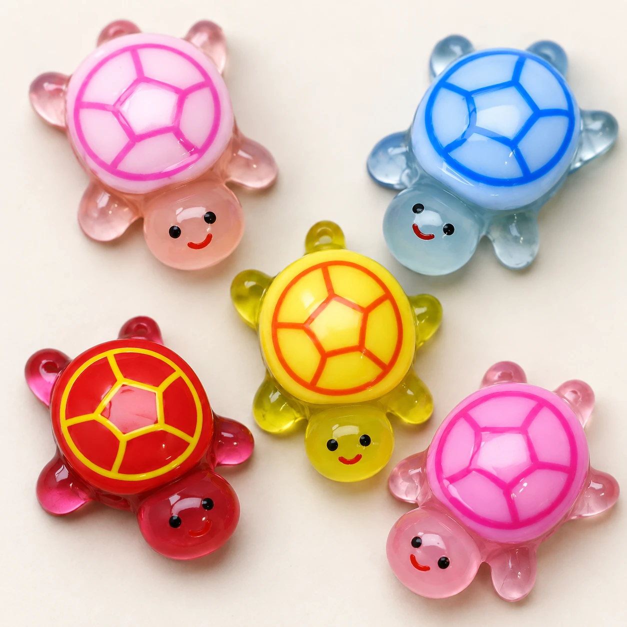 Colored Shell Turtle Resin Charms RW26057-1 close-up showing the decorative shape and finish