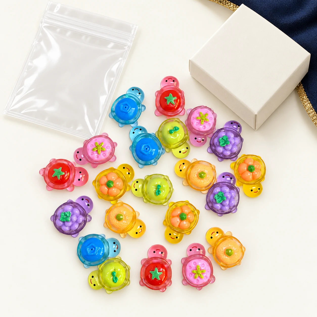 Flower Shell Turtle Resin Charms RW002868 with illustrative private-label packaging