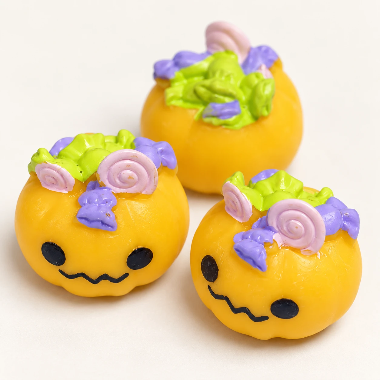 Halloween Candy Pumpkin Resin Charms RW001917 close-up showing the decorative shape and finish