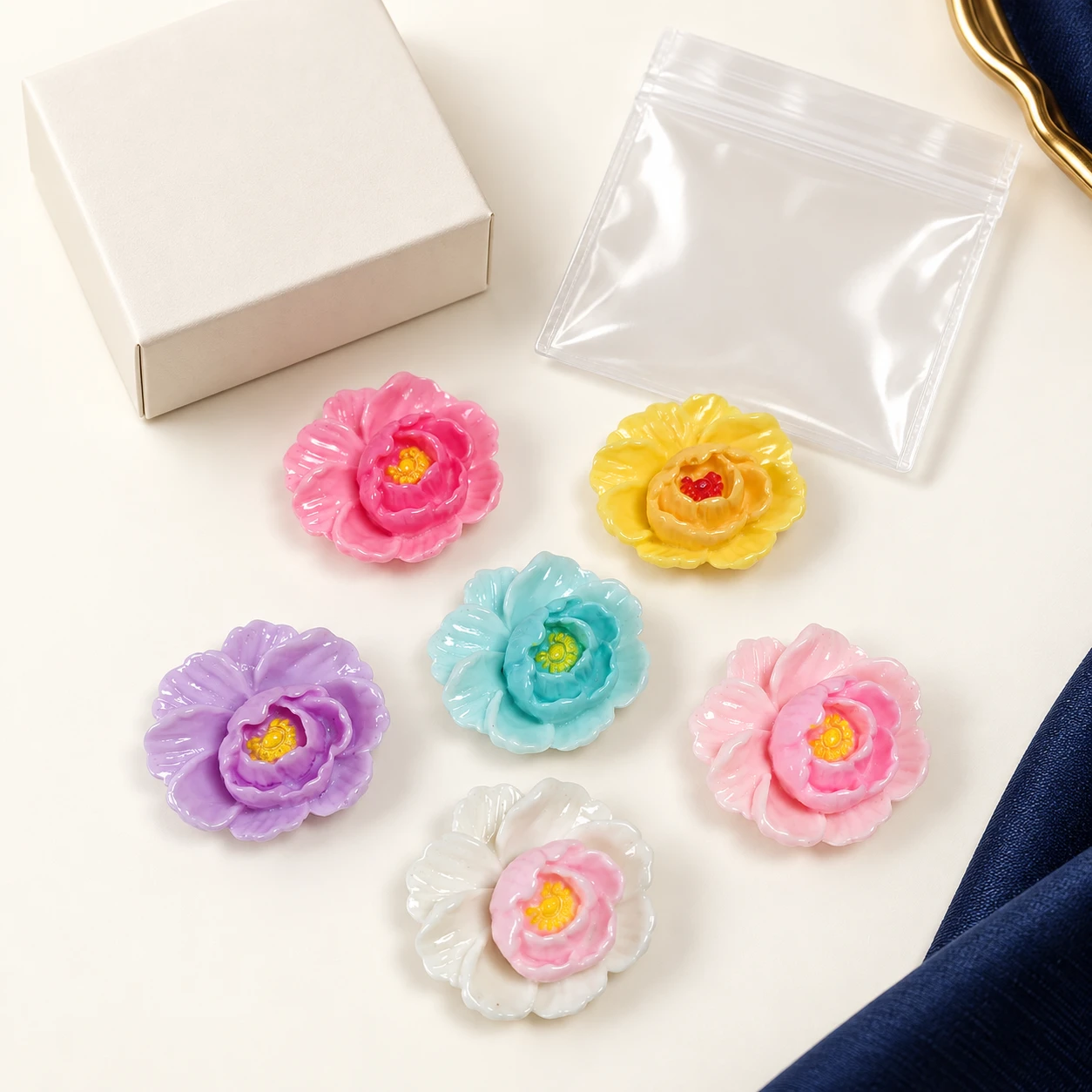 Layered Flower Resin Charms RW002255 with illustrative private-label packaging