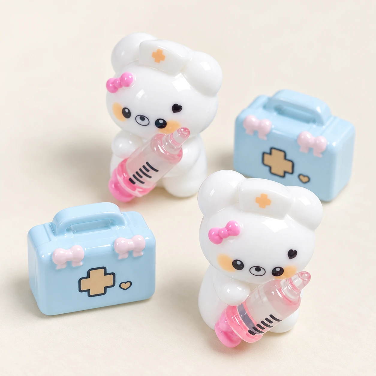 Medical Bear and Kit Resin Charms RW002078 close-up showing the decorative shape and finish