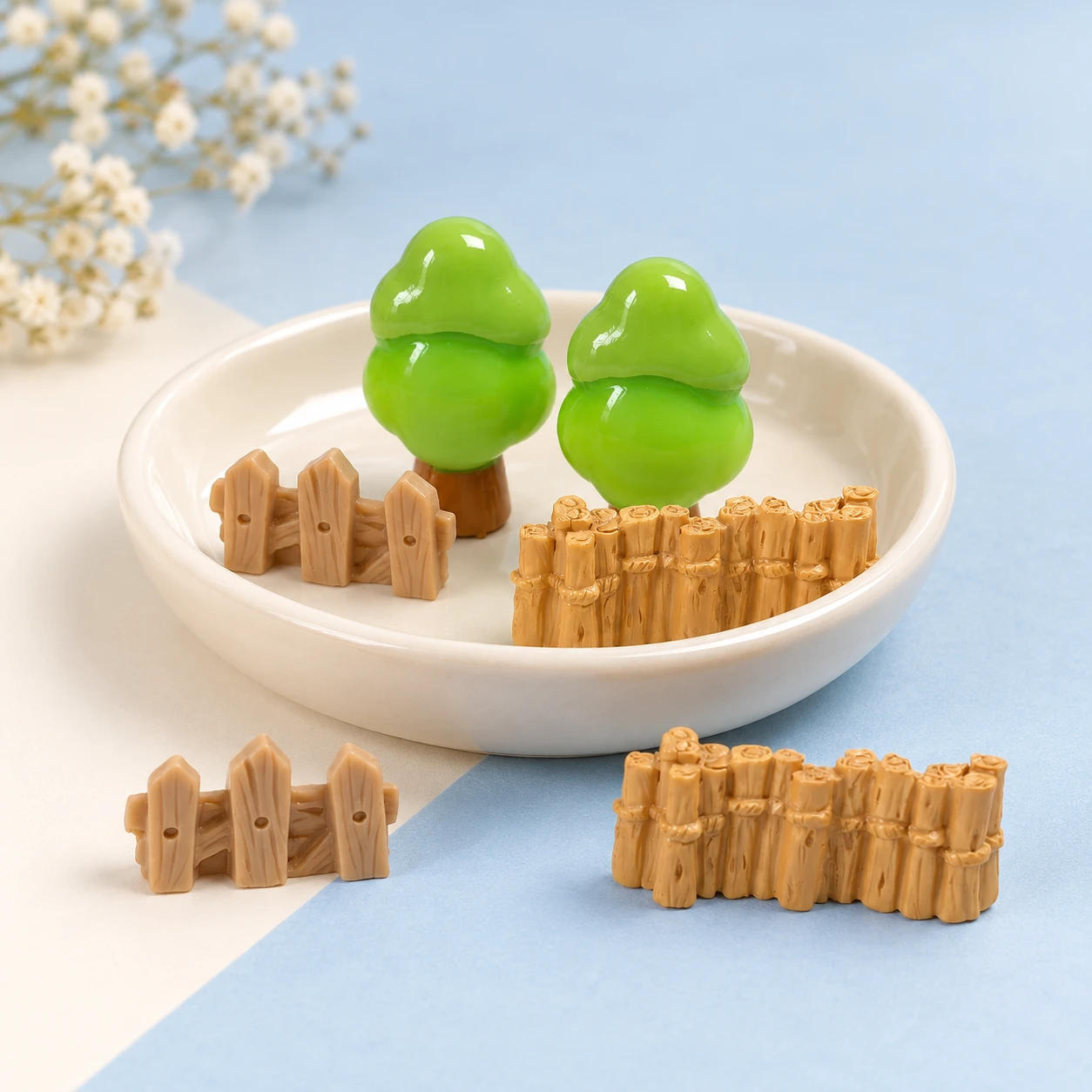 Tree and Fence Resin Miniatures RW002220 displayed for assortment selection